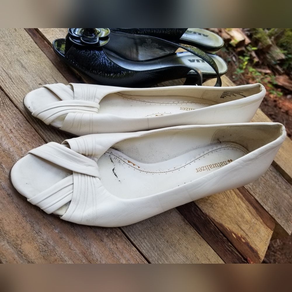 Size 8 Naturalizer ladies White Cream high heels shoes open toe spectator formal